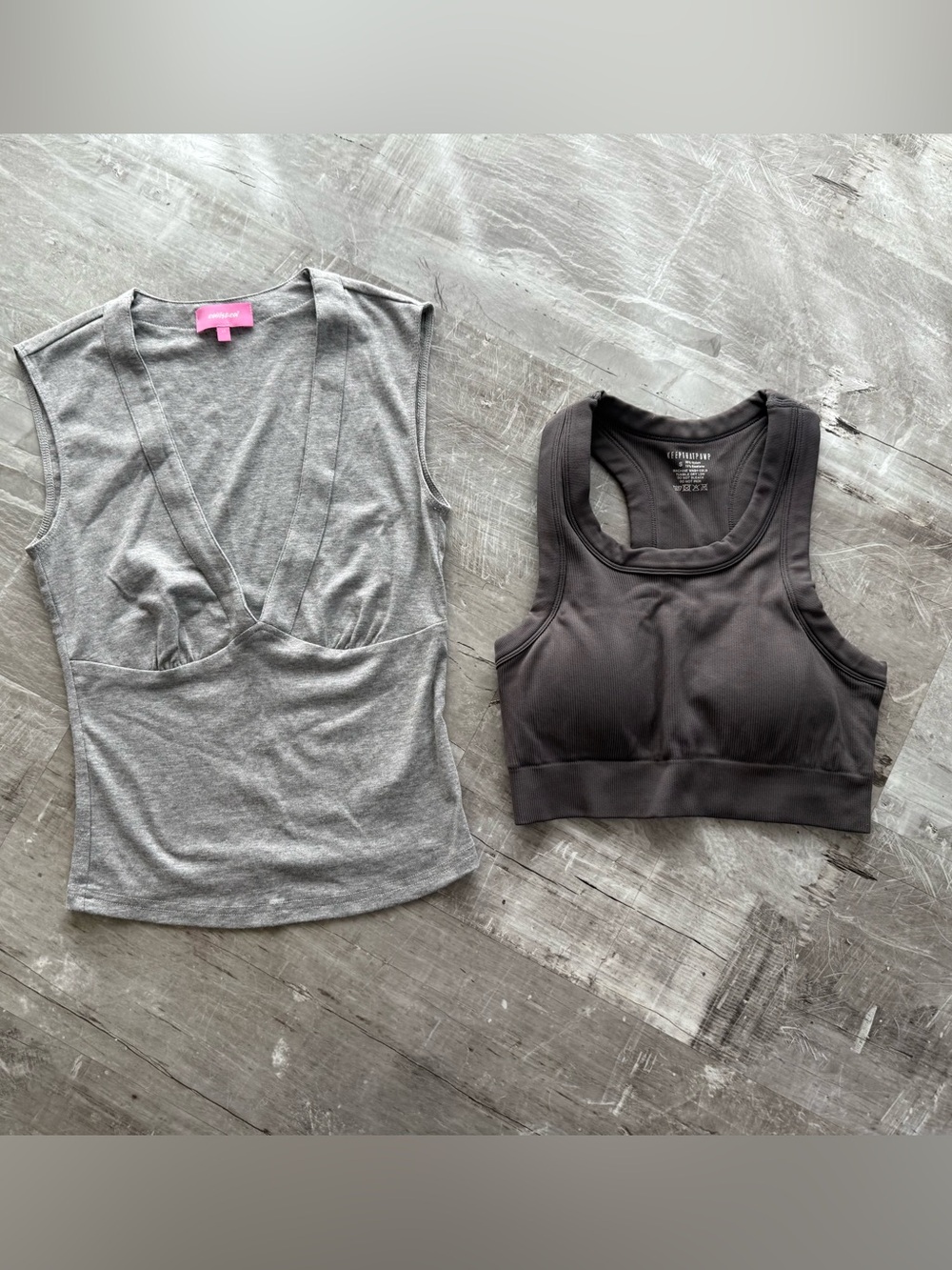 Bundle Gray Sleeveless V-Neck XS Top and Grey Sorm Ribbed Tank S Top